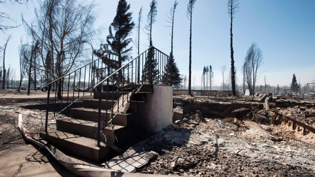 Slave Lake residents say fire cleanup will test Fort McMurray - CTV News