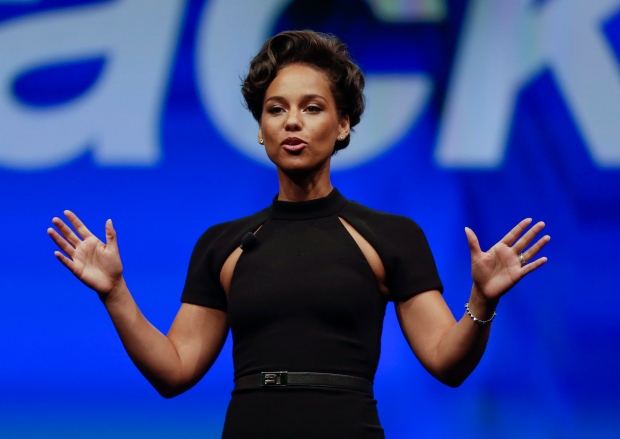 picture of Alicia Keys having a speech in BlackBerry event