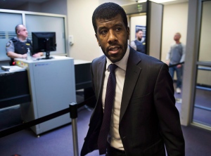 Lyle Howe arrives at provincial court in Dartmouth on Monday, Jan. 27, 2014. (Andrew Vaughan / THE CANADIAN PRESS)