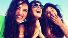 Turkish women defy 'no laughing'