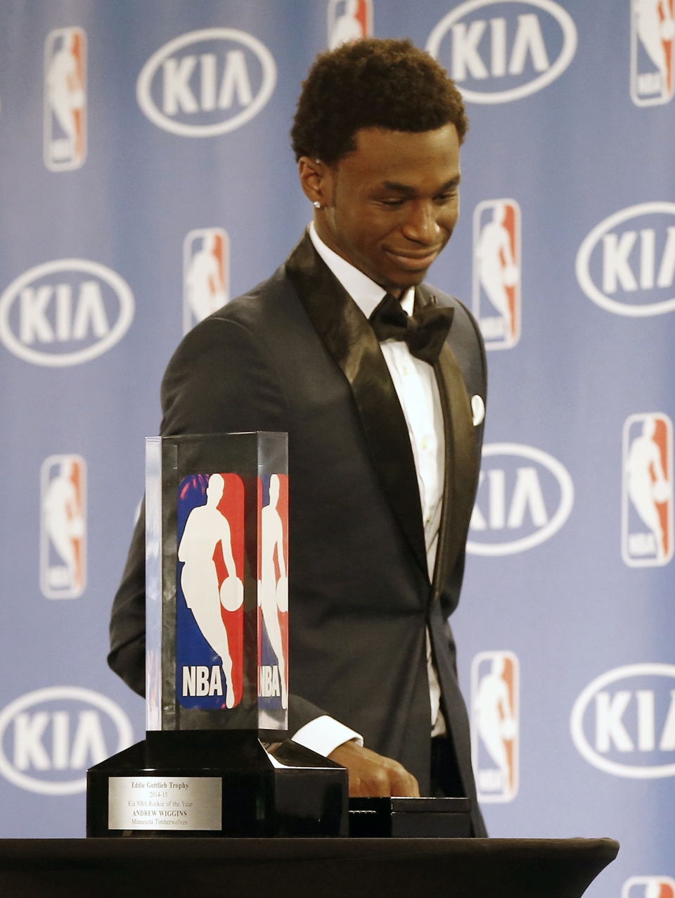 Canadian Andrew Wiggins claims NBA's top rookie honour CTV News