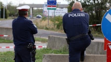 Austrian police looking at Hungary border