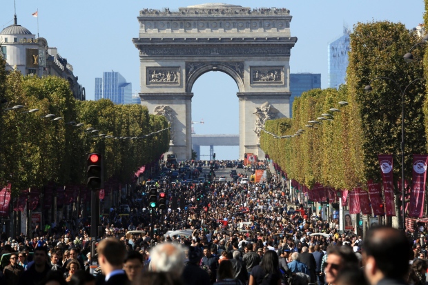 Paris goes car-free for a day