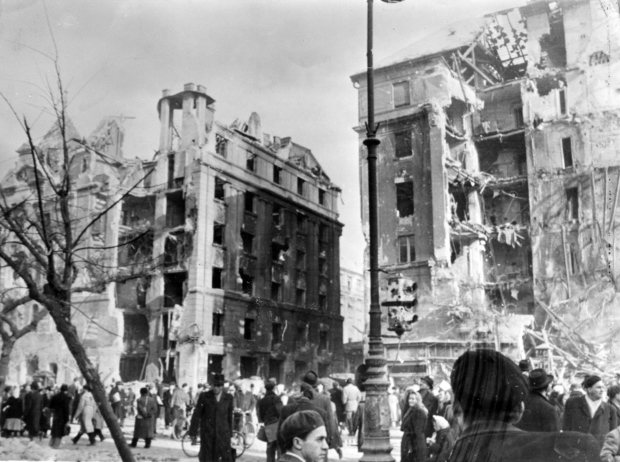 Hungarian Revolution's damaged buildings