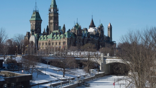 Cold winter extends skating season on Ottawa’s Rideau Canal