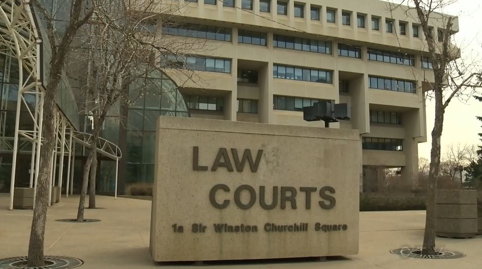 Pengadilan Banding memotong hukuman menjadi dua untuk wanita babak belur Alberta yang membunuh suaminya