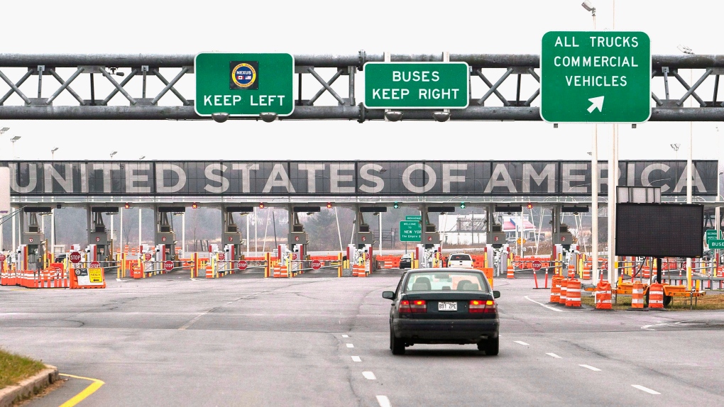 The United States border crossing is shown Wednesday, December 7, 2011 in Lacolle, Que., south of Montreal. (THE CANADIAN PRESS/Ryan Remiorz)