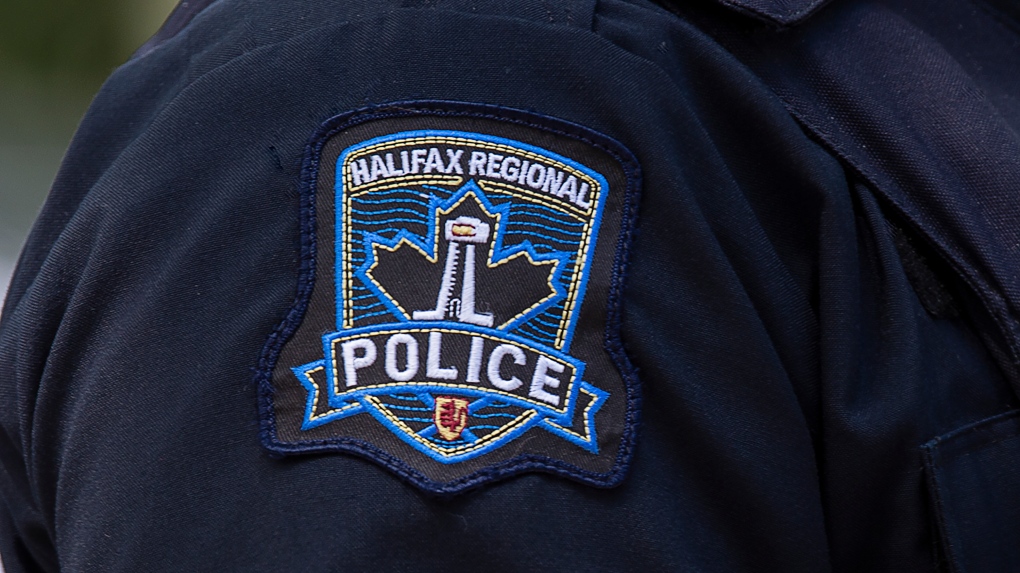 Polisi Halifax menangkap anak laki-laki berusia 12 tahun sehubungan dengan perampokan di toko variasi Dartmouth