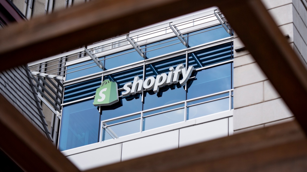 Shopify dituduh mengambil untung dari pembajakan buku teks