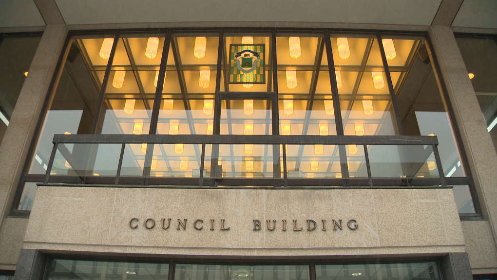 COVID-19 : La ville de Winnipeg met en garde contre l’exposition dans les salles du conseil