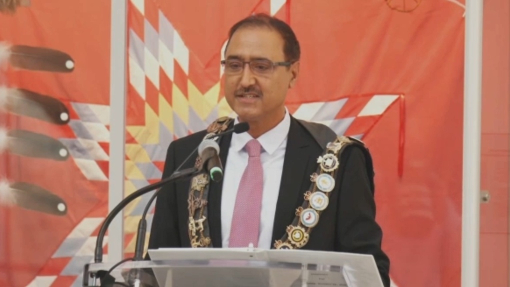 Mayor Amarjeet Sohi, new council sworn in at Edmonton City Hall