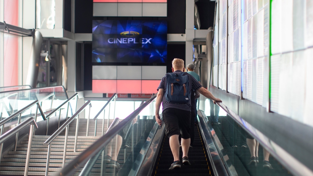 Cineplex melaporkan kerugian tetapi melihat peningkatan dalam penjualan tiket