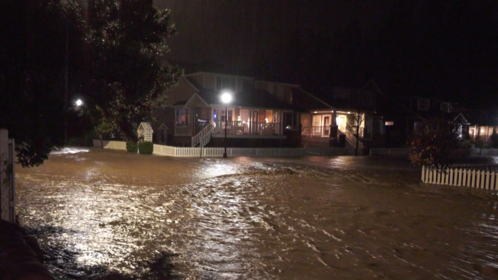 Inundación del valle de Fraser: advertencias de éxodo en Abbotsford, cierre de escuelas en Silivak