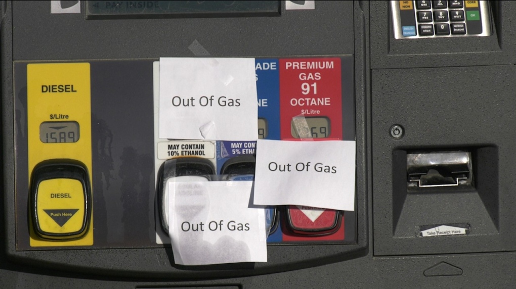 South Island gas stations running dry due to Malahat closures, transportation experts say don't panic