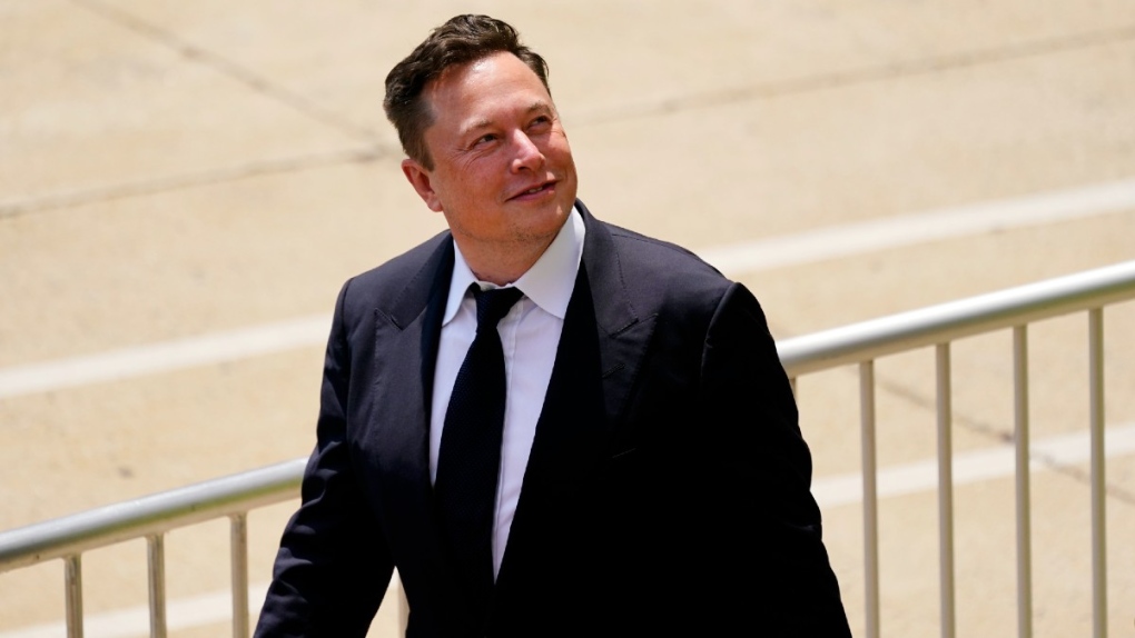 Saham Tesla jatuh setelah pengguna Twitter memilih Musk untuk menjual saham