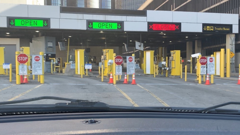 Tidak ada waktu tunggu yang dilaporkan untuk pelancong di perbatasan Windsor-Detroit