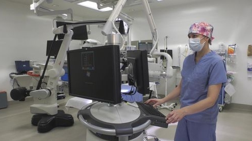 Cambridge Memorial Hospital melakukan operasi inovatif untuk pasien kanker payudara