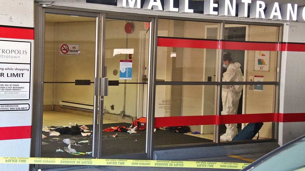 Homicide investigators called after fatal stabbing at Metrotown