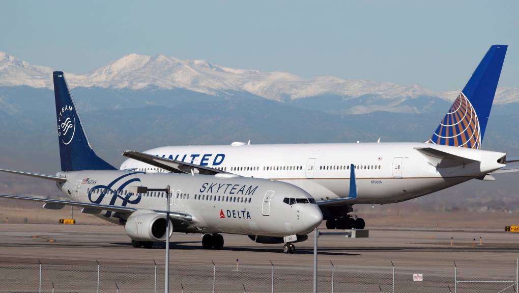 United, Delta membatalkan lebih dari 200 penerbangan AS di tengah COVID