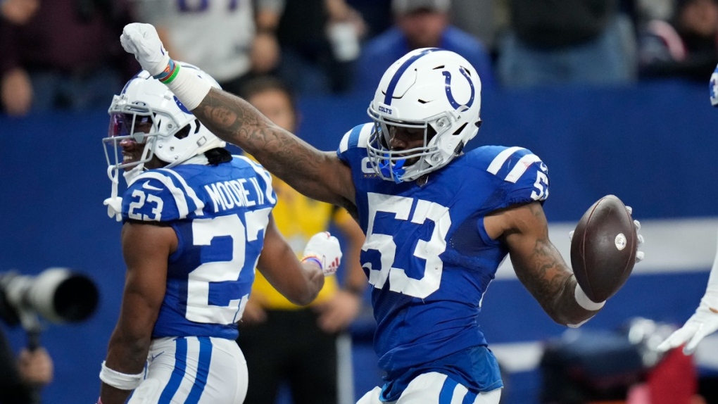 NFL: Gelandang Colts Darius Leonard keluar dari daftar COVID-19