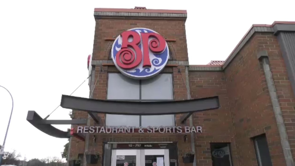 'A very sad day': Boston Pizza Victoria location closes after 35 years