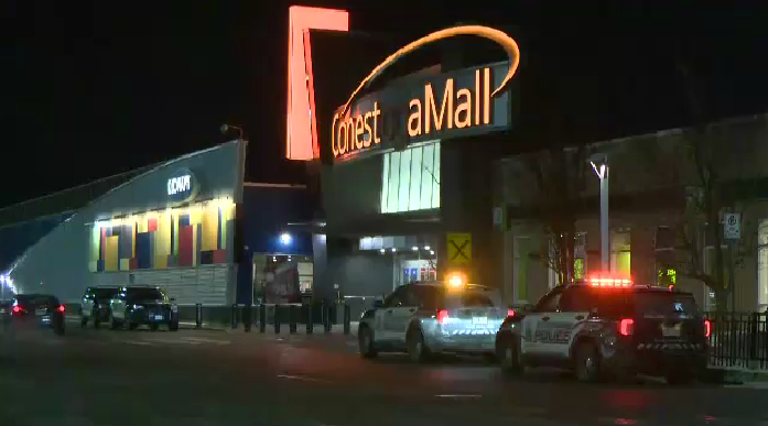 ‘People had been definitely scared’: Witness recounts armed robbery at Conestoga Shopping mall jewelry retail store