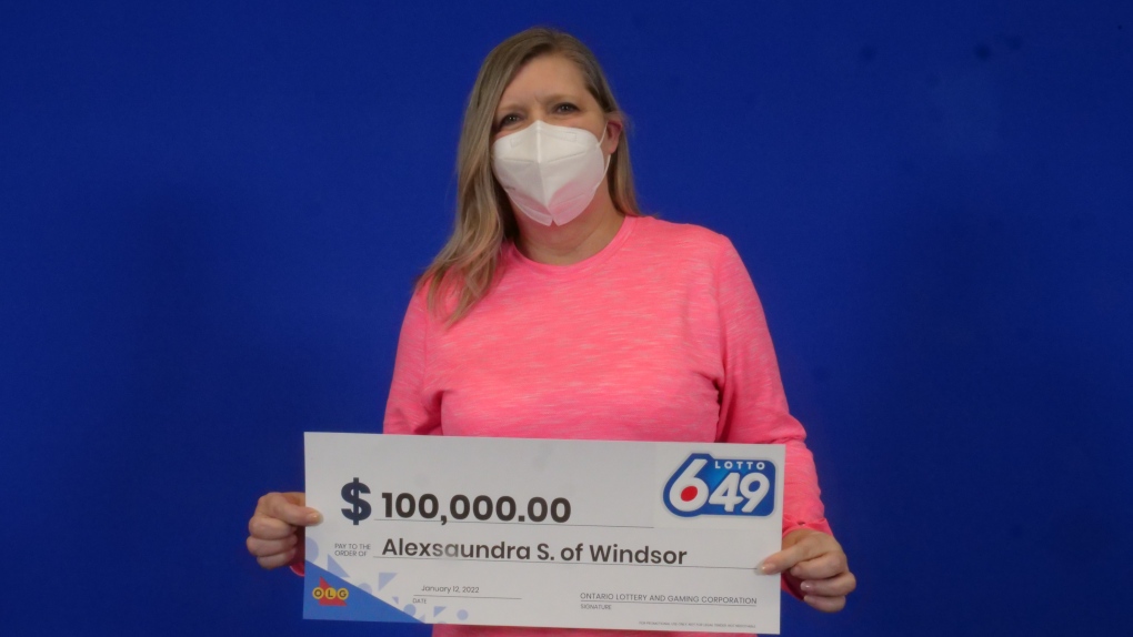 Ibu Windsor memenangkan $ 100.000 bermain Lotto 6/49