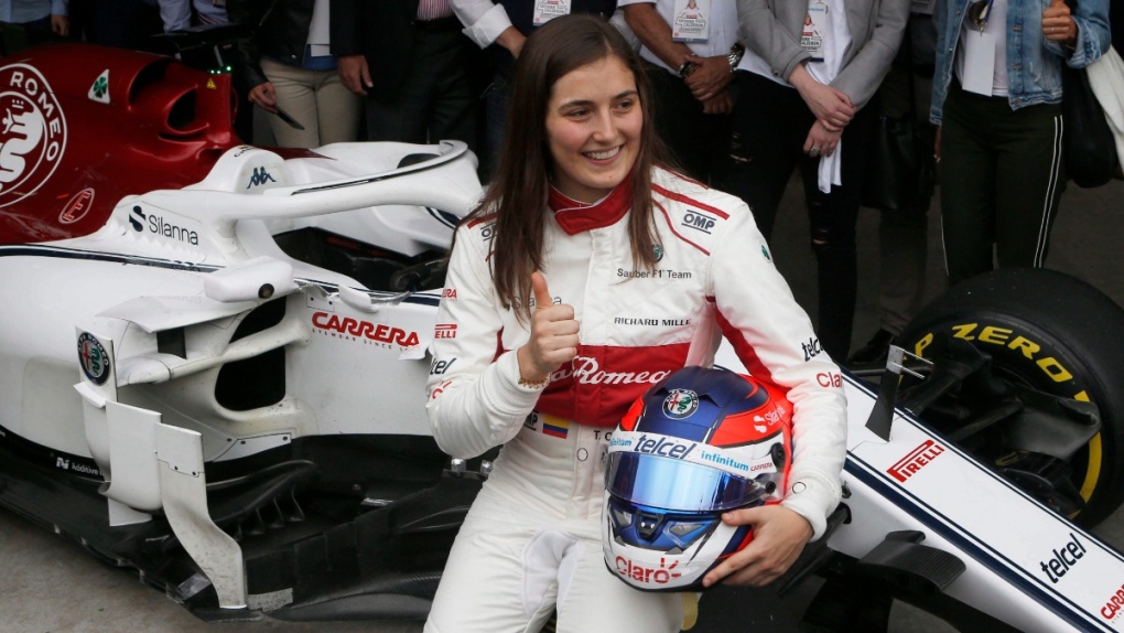 Calderon bergabung dengan IndyCar sebagai wanita pertama yang mengemudi untuk AJ Foyt