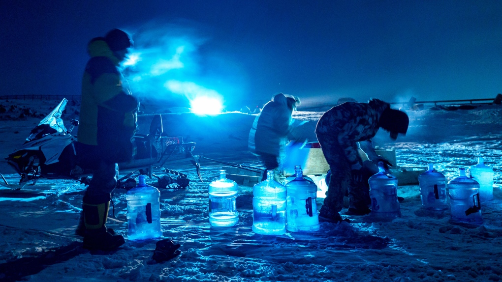 Iqaluit: Cold weather delaying military from pumping clean drinking water