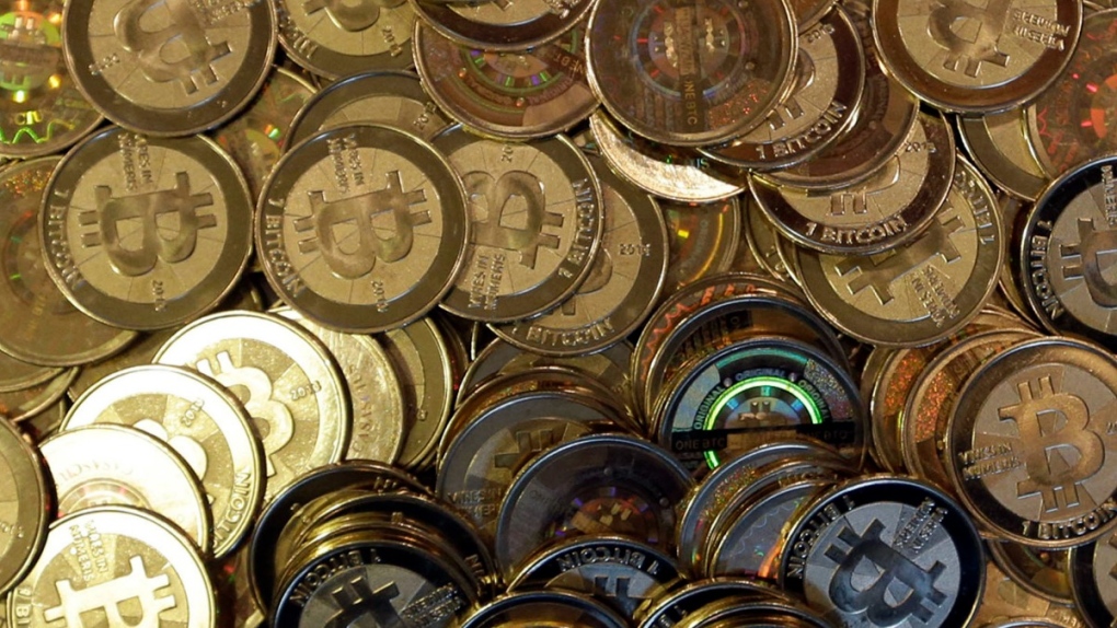 Bitcoin jatuh saat cryptocurrency melanjutkan penurunannya