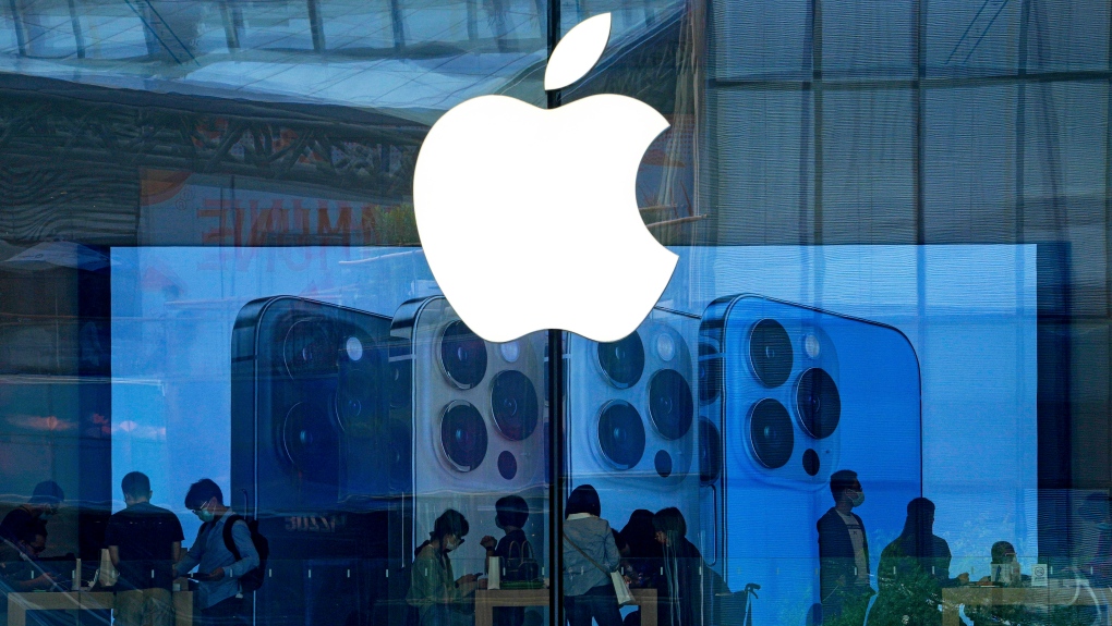 Apple melanggar nilai pasar senilai US triliun lagi
