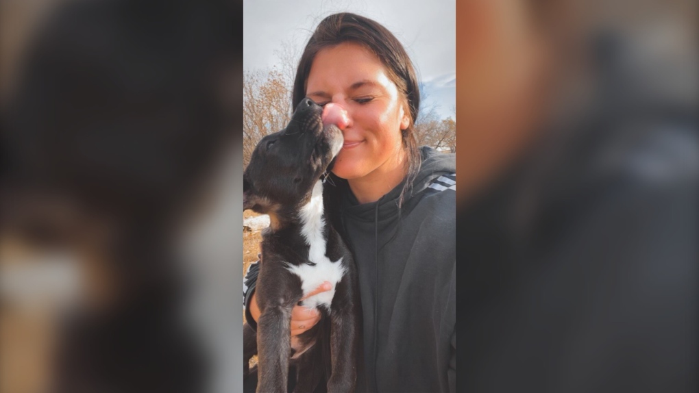 ‘Hal terbaik yang pernah saya rasakan dalam hidup saya’: Sask.  wanita bersatu kembali dengan anak anjing setelah seminggu tersesat dalam cuaca dingin