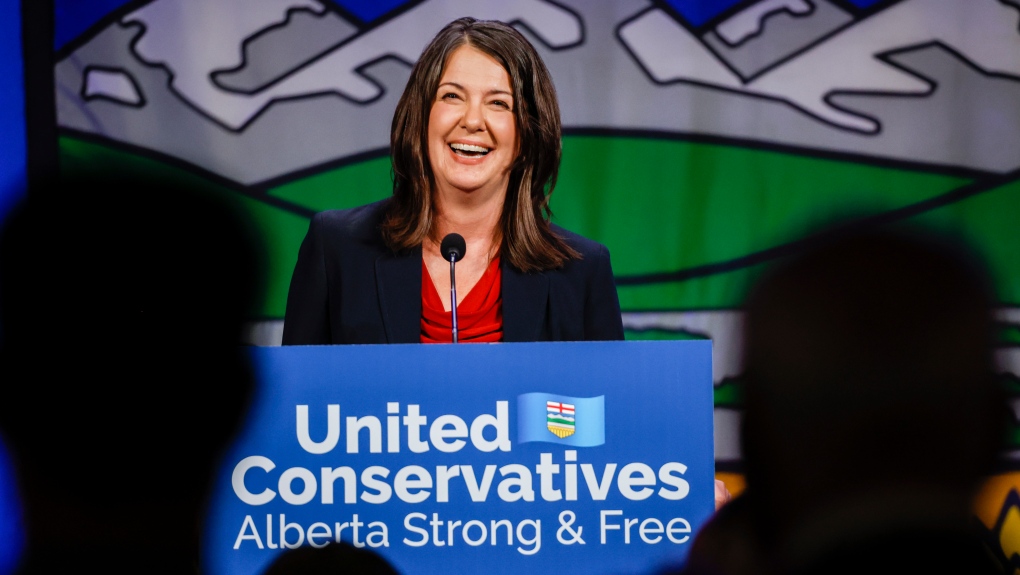 Danielle Smith sworn in as Alberta's next premier