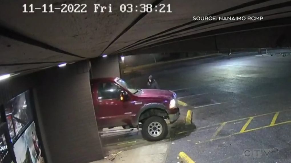 Caught on cam: Pickup truck smashes into Nanaimo liquor store to steal ATM