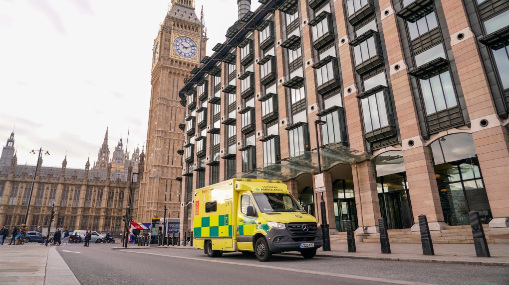 U.K. govt refuses to give way on pay as nurses, medics strike