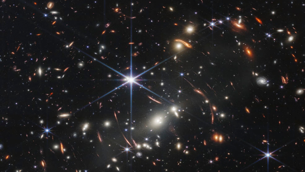 Gambar paling mencolok dari teleskop luar angkasa James Webb di tahun 2022