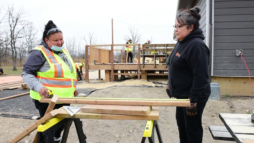 Manitoba construction industry hiring women to fill labour gap