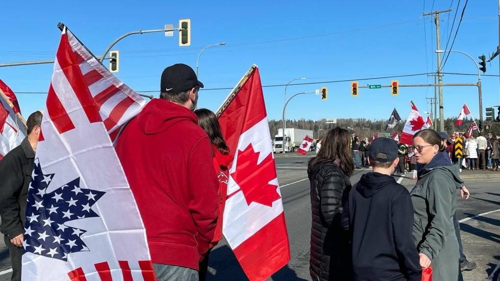 Surrey RCMP restricting access to border crossing as hundreds attend trucker convoy