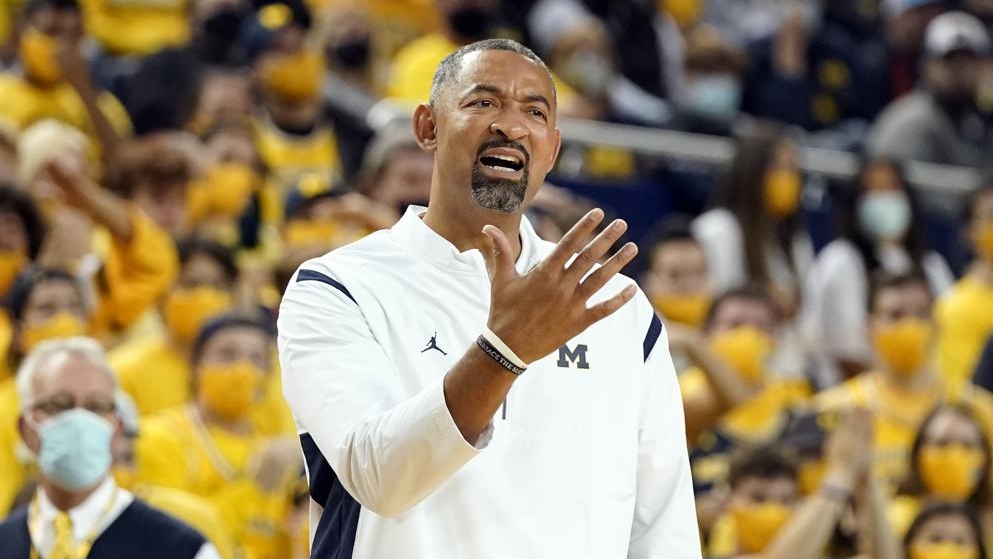 Michigan's Juwan Howard named college basketball Coach of the Year by AP 