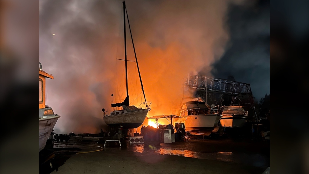 1 person injured, 5 boats destroyed in Ladysmith fire