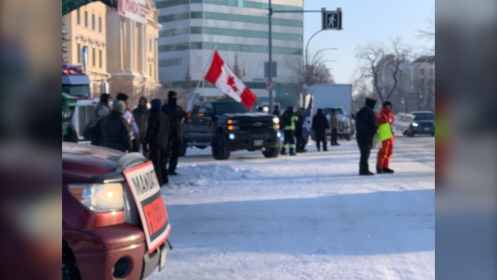 Trucks rally at Manitoba Legislature in support of Ottawa Freedom Convoy