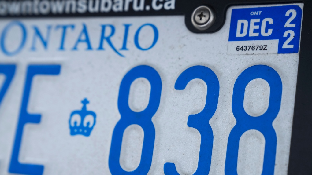 Apakah pengemudi Ontario masih perlu memperbarui plat nomor mereka?