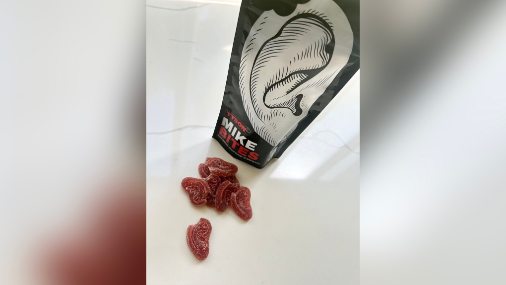 ‘Mike Bites:’ Mike Tyson menjual makanan ganja berbentuk telinga
