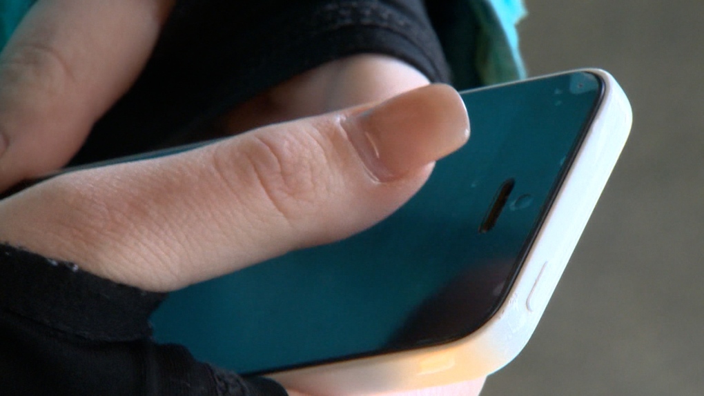 Quebec students forbidden from using cellphones in classrooms after winter break