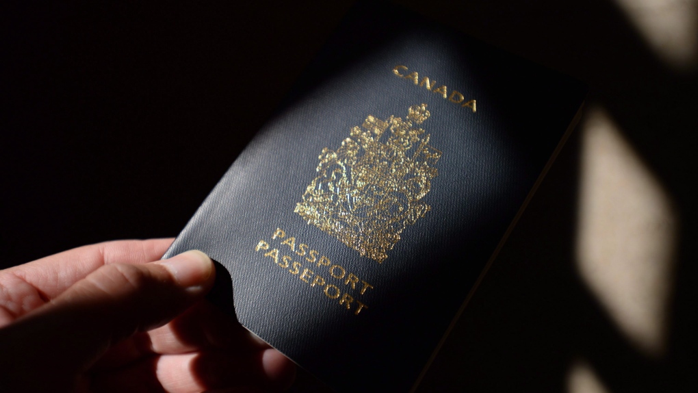 Paspor Kanada: Manitoban mencari paspor saat perjalanan memanas
