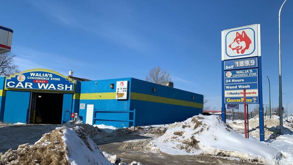 Gas prices rise again in Winnipeg