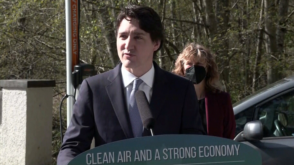 Trudeau di Victoria: Perdana Menteri mengatakan lebih banyak dibutuhkan lebih cepat pada kendaraan listrik untuk mengurangi gas rumah kaca
