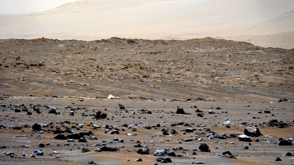 Foto Mars: Helikopter yang cerdik melihat puing-puing