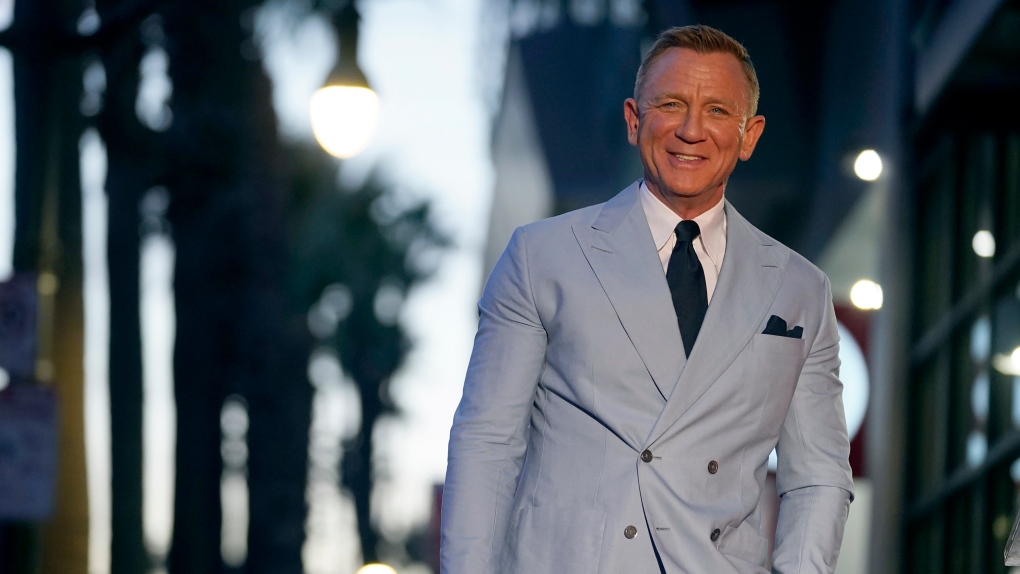 COVID: Daniel Craig tests positive, Broadway show delayed | CTV News