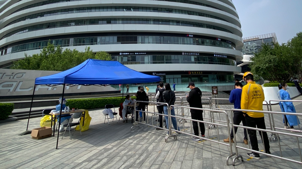 COVID: Beijing menutup layanan makan di tempat